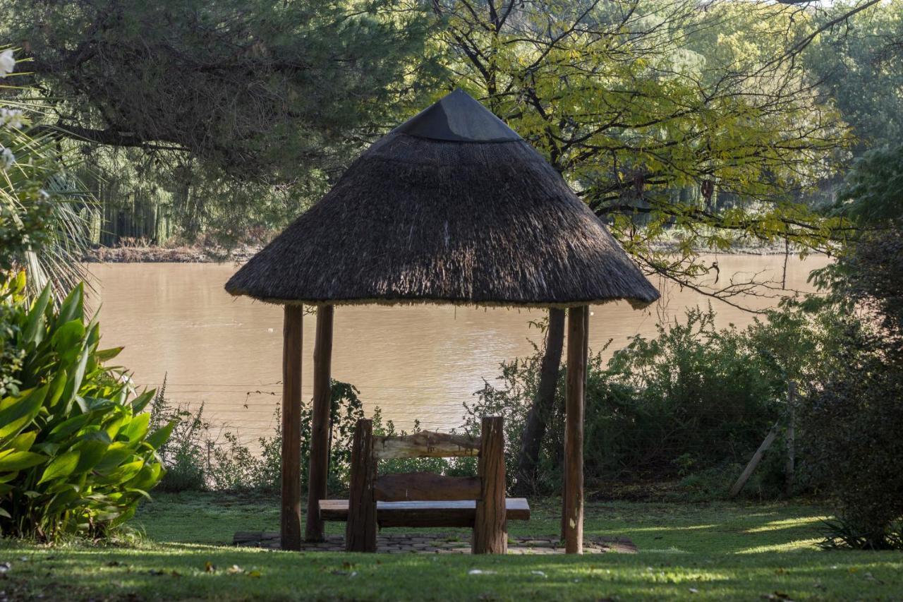 Riverside Lodge & Conference Center อลิวาลนอร์ท ภายนอก รูปภาพ